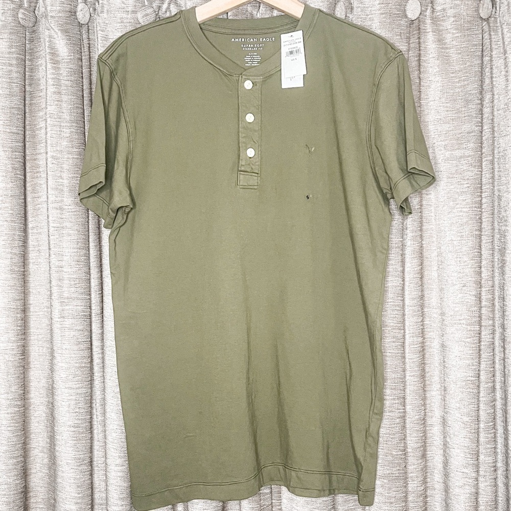 NWT American Eagle Olive Green Short Sleeve Henley T Shirt Size Small